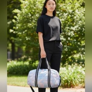 Victoria’s Secret PINK Duffel Weekender Travel Bag Blue Quilted Tie Dye  W Strap